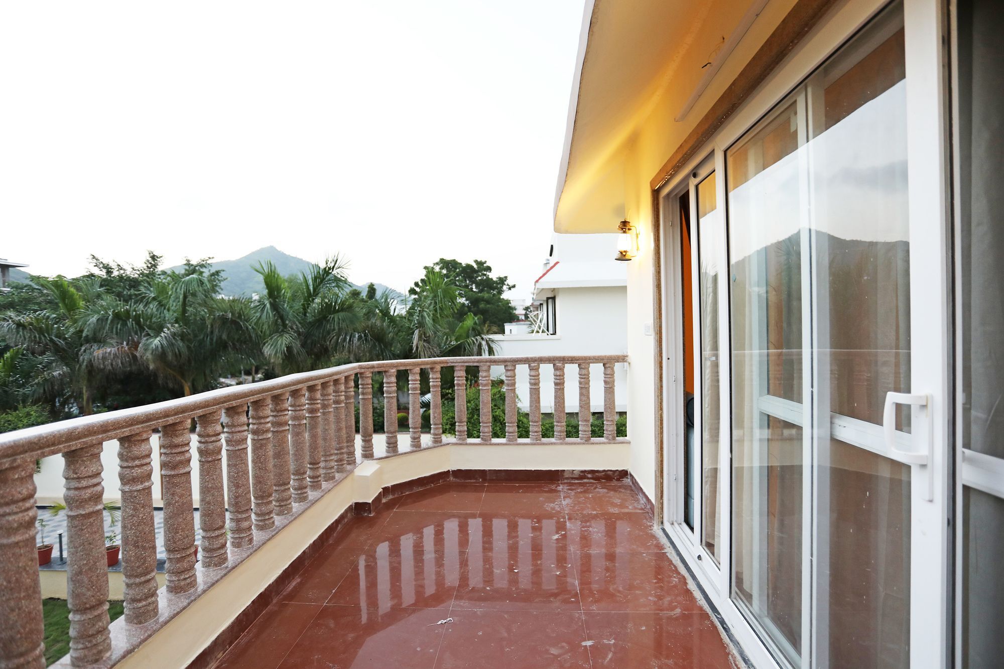 Oyo 9428 Hill View Room Goverdhan Vilas Udaipur Buitenkant foto