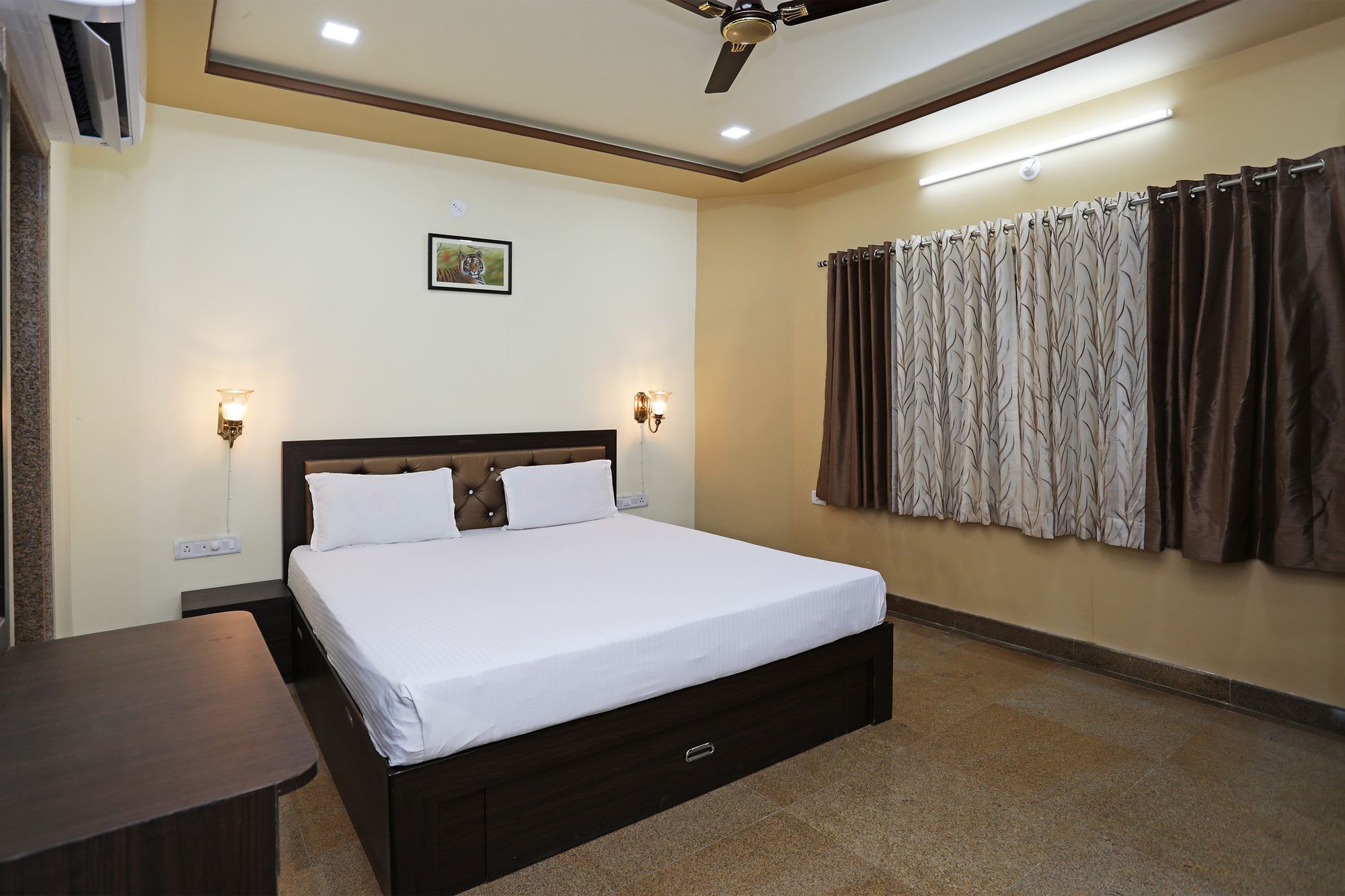 Oyo 9428 Hill View Room Goverdhan Vilas Udaipur Buitenkant foto