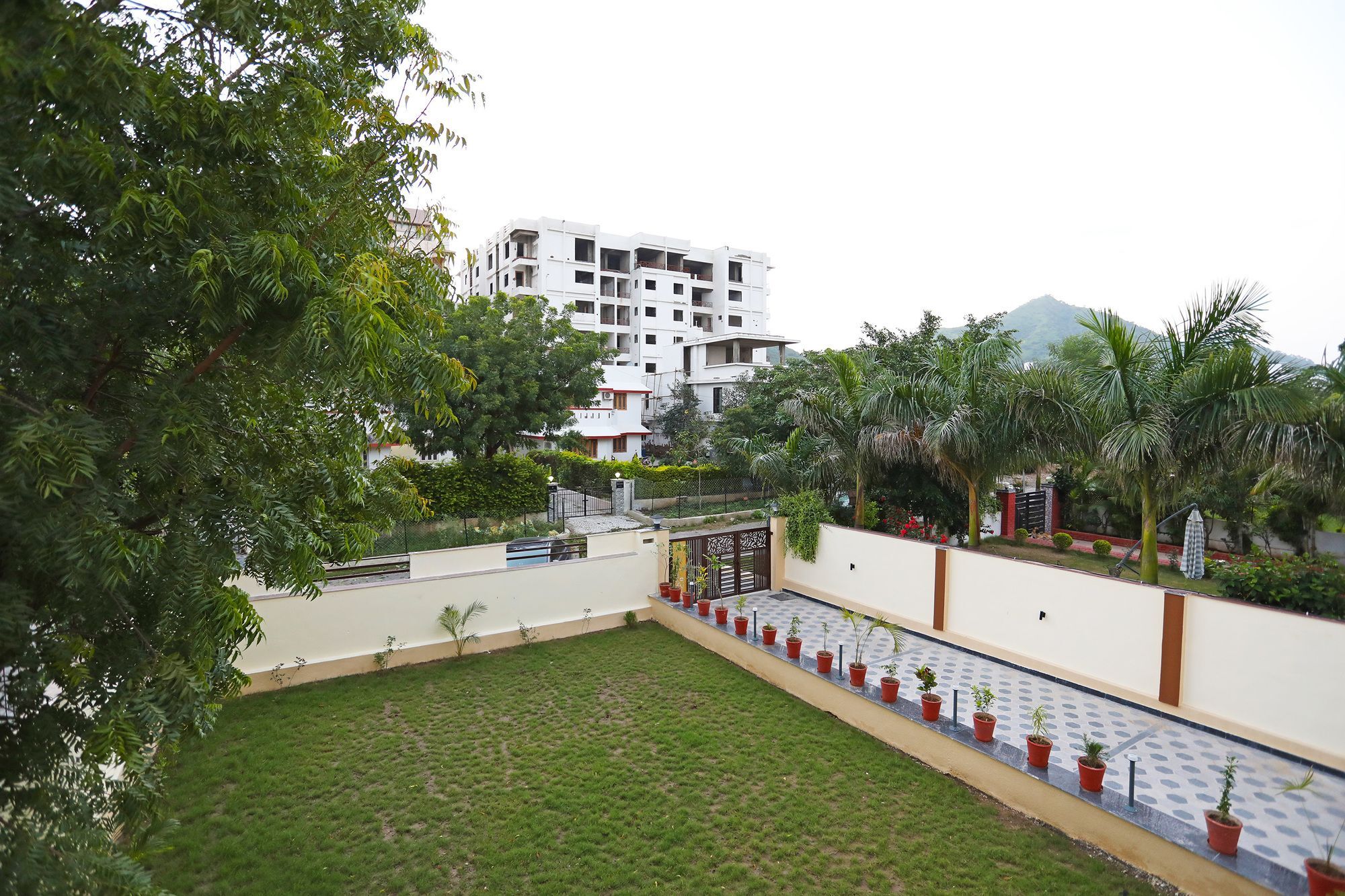 Oyo 9428 Hill View Room Goverdhan Vilas Udaipur Buitenkant foto