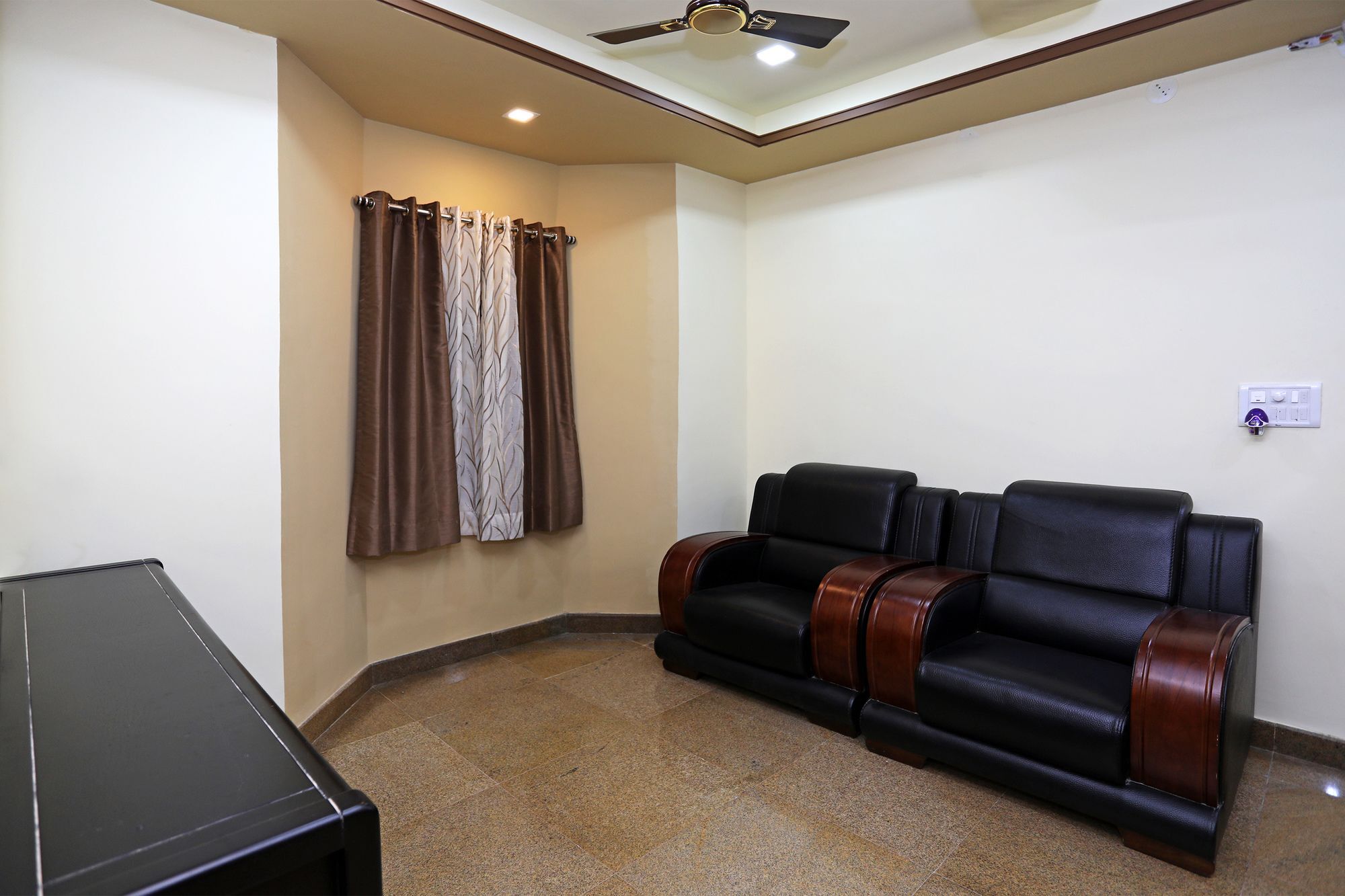 Oyo 9428 Hill View Room Goverdhan Vilas Udaipur Buitenkant foto